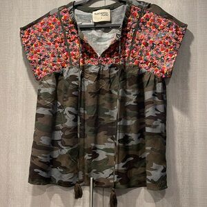 Savannah Jane size Medium camo & embroidered top.